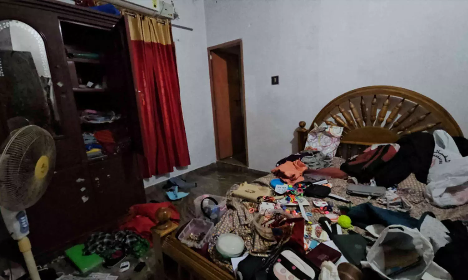 ചങ്ങരംകുളത്ത് വീട് കുത്തി തുറന്ന് മോഷണം; നാലര പവന്‍ സ്വർണവും 30,000 രൂപയും 150 ഒമാനി റിയാലും നഷ്ടപ്പെട്ടു