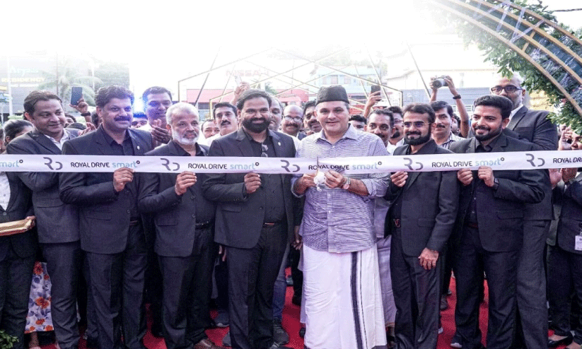 റോയൽ ഡ്രൈവ് സ്മാര്ട്ടും ഡ്രൈവ് കഫെയും കൊച്ചിയിൽ റോയൽ ഡ്രൈവ് സ്മാര്ട്ടും ഡ്രൈവ് കഫെയും കൊച്ചിയിൽ