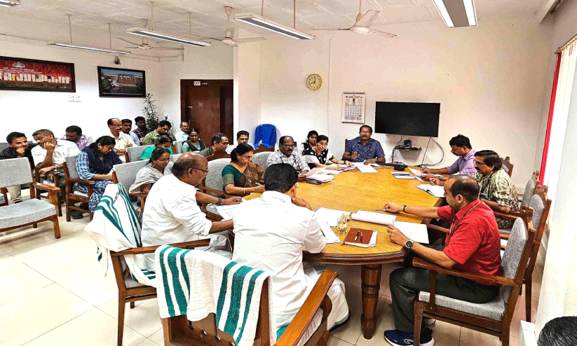 പൈപ്പിടാൻ പൊളിച്ച റോഡുകൾ നന്നാക്കിയില്ല ഇനിയും റോഡ് പൊളിച്ചാൽ നേരിടും -മുകുന്ദൻ എം.എൽ.എ