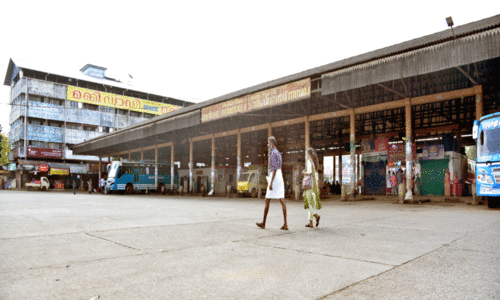 ശ​ക്ത​ൻ സ്റ്റാ​ൻ​ഡി​ലെ ഗ​താ​ഗ​ത പ​രി​ഷ്കാ​ര​ത്തി​ൽ പ്ര​തി​ഷേ​ധം; ബ​സ്​ ജീ​വ​ന​ക്കാ​ർ പ​ണി​മു​ട​ക്കി