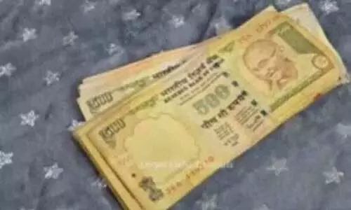 ദീപാവലിക്ക് വീട് വൃത്തിയാക്കിയപ്പോൾ കിട്ടിയത് 500ന്റെയും ആയിരത്തിന്റെയും നോട്ടുകൾ