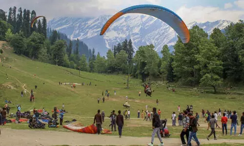 ചെക്ക് റിപ്പബ്ലിക്കിൽ നിന്നുള്ള പാരാഗ്ലൈഡർ മണാലിയിൽ ​​​അപകടത്തിൽ മരിച്ചു; 48 മണിക്കൂറിനിടെ രണ്ട് മരണം