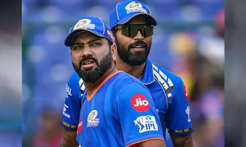 രോഹിത്ത് മുംബൈയിൽ തുടരും; ബുംറ വിലയേറിയ താരം; ഹാർദിക്കിനും സൂര്യക്കും 16 കോടി; അഞ്ചു താരങ്ങളെ നിലനിർത്തി