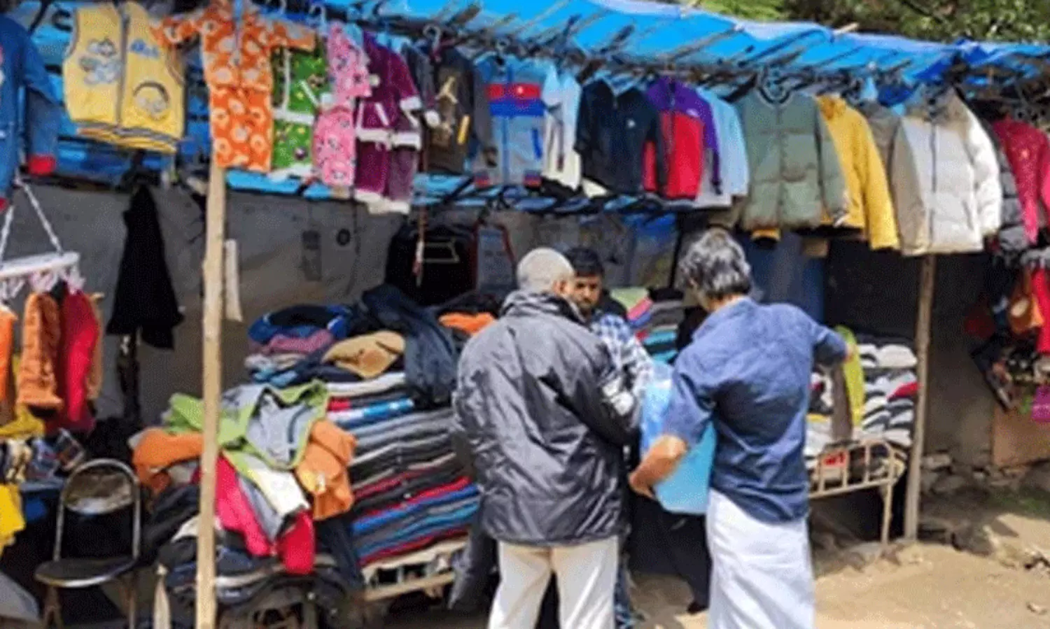 മൂന്നാറിലെ വഴിയോരക്കടകൾ ഒഴിപ്പിക്കൽ; മലക്കംമറിഞ്ഞ് എം.എൽ.എയും രാഷ്ട്രീയ പാർട്ടികളും