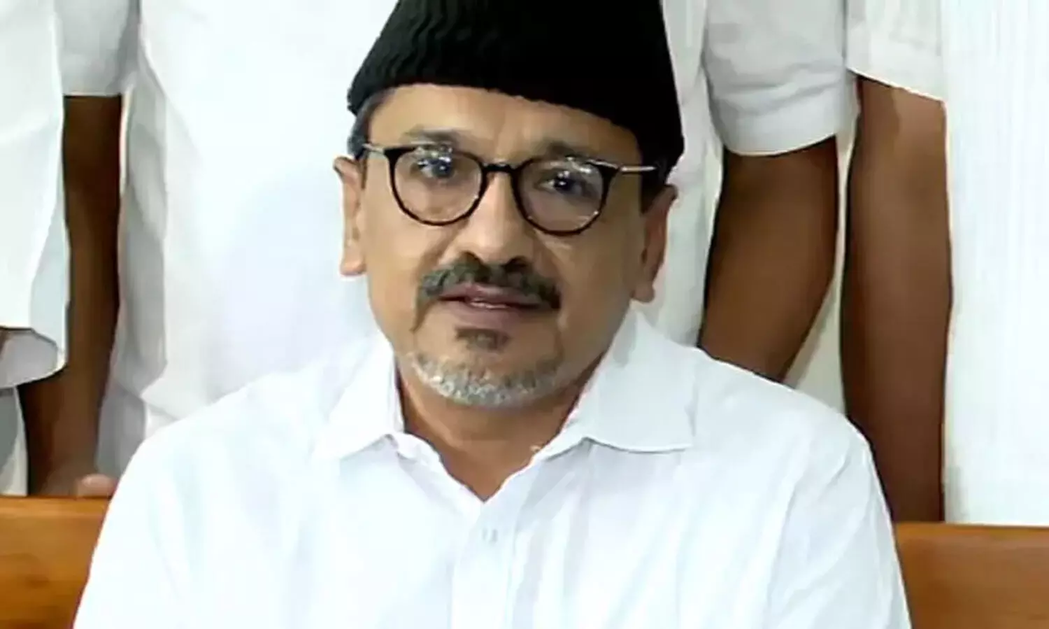 വിവാദങ്ങള്‍ ദൗര്‍ഭാഗ്യകരം; ഖുര്‍ആന്‍ സന്ദേശം പണ്ഡിതര്‍ക്കും ബാധകം -സാദിഖലി തങ്ങള്‍