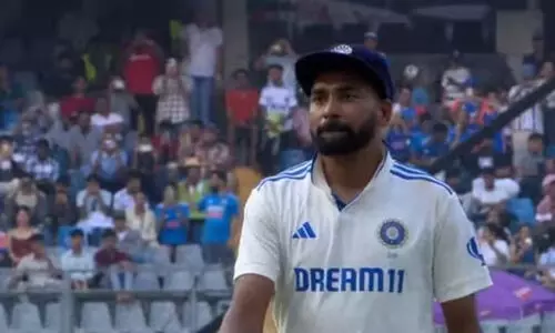 നൈറ്റ് വാച്ച്മാനായെത്തി ആദ്യ പന്തിൽ പുറത്ത്; റിവ്യു പാഴാക്കി, സിറാജിനെ പരിഹസിച്ച് ശാസ്ത്രി