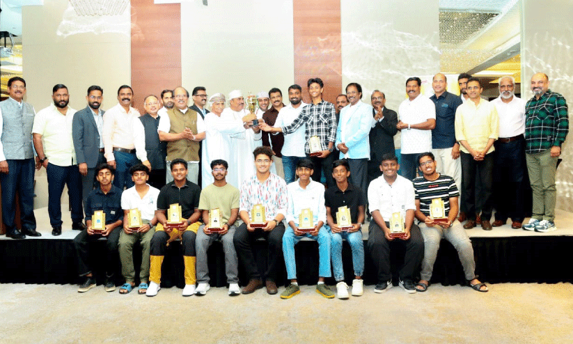 സീ​ബ് സ്കൂ​ൾ ടീം ​