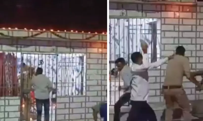 ചൂതാട്ടക്കാരെ പിടിക്കാൻ പോയ പൊലീസുകാർക്ക് ക്രൂരമർദനം; ദൃശ്യങ്ങൾ പുറത്ത് -വിഡിയോ ചൂതാട്ടക്കാരെ പിടിക്കാൻ പോയ പൊലീസുകാർക്ക് ക്രൂരമർദനം; ദൃശ്യങ്ങൾ പുറത്ത് -വിഡിയോ