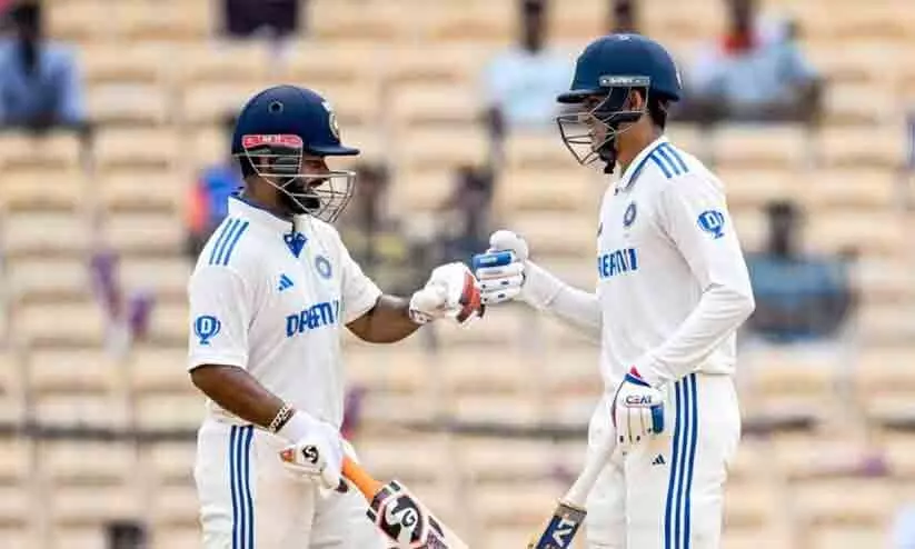 വീണ്ടും കരകയറ്റി പന്ത്, ചെറുത്ത് നിന്ന് ഗിൽ; ഇന്ത്യ ഭേദപ്പെട്ട നിലയിൽ