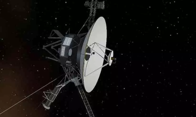 15 ബില്യൺ മൈൽ അകലെ നിന്ന് 1981മുതൽ ഉപയോഗിച്ചിട്ടില്ലാത്ത റേഡിയോ ട്രാൻസ്മിറ്റർ വഴി ഭൂമിയുമായുള്ള ബന്ധം തിരിച്ചുപിടിച്ച് വോയേജർ 1