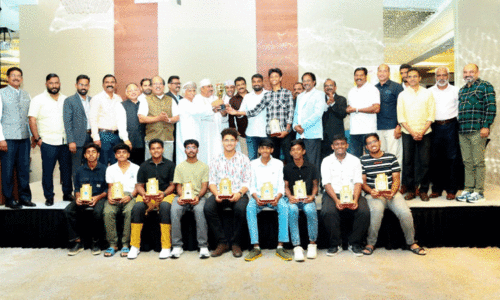 സീ​ബ് സ്കൂ​ൾ ടീം ​