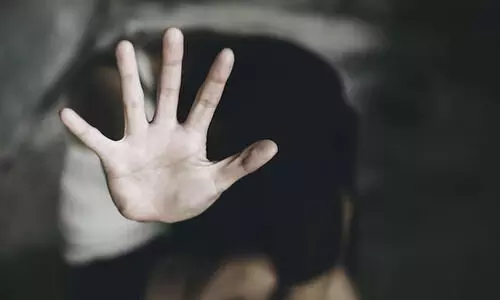 ‘13 വയസ് മുതൽ ചൂഷണം’; പത്തനംതിട്ടയിൽ കായികതാരത്തെ പീഡിപ്പിച്ചെന്ന കേസിൽ കൂടുതൽ പേർ കസ്റ്റഡിയിൽ ‘13 വയസ് മുതൽ ചൂഷണം’; പത്തനംതിട്ടയിൽ കായികതാരത്തെ പീഡിപ്പിച്ചെന്ന കേസിൽ കൂടുതൽ പേർ കസ്റ്റഡിയിൽ