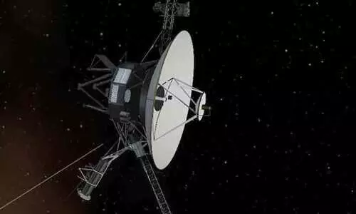 15 ബില്യൺ മൈൽ അകലെ നിന്ന് 1981മുതൽ ഉപയോഗിച്ചിട്ടില്ലാത്ത റേഡിയോ ട്രാൻസ്മിറ്റർ വഴി ഭൂമിയുമായുള്ള ബന്ധം തിരിച്ചുപിടിച്ച് വോയേജർ 1