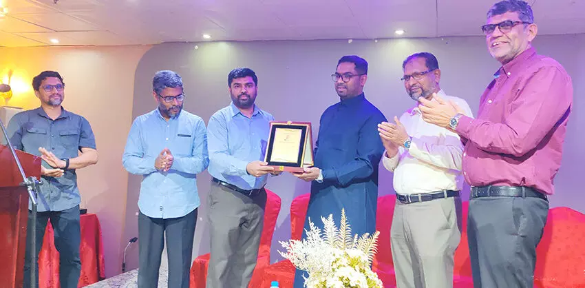 ജിദ്ദ ചേംബർ ഓഫ് കൊമേഴ്സ് ബോർഡ് അംഗ്വതം ലഭിച്ച വി.പി അലി മുഹമ്മദലിക്ക് തനിമയുടെ ആദരം ജിദ്ദ ചേംബർ ഓഫ് കൊമേഴ്സ് ബോർഡ് അംഗ്വതം ലഭിച്ച വി.പി അലി മുഹമ്മദലിക്ക് തനിമയുടെ ആദരം