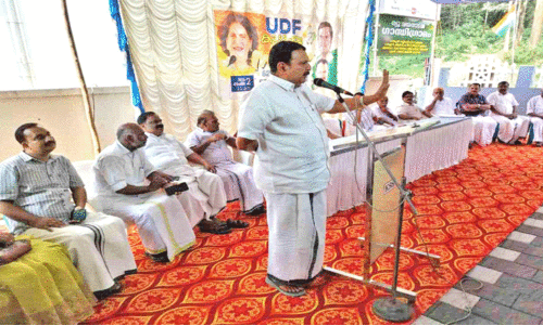 പൂരം കലക്കിയ സി.പി.എമ്മിന് തെരഞ്ഞെടുപ്പിൽ ജനം മറുപടി നൽകും -കെ. മുരളീധരൻ പൂരം കലക്കിയ സി.പി.എമ്മിന് തെരഞ്ഞെടുപ്പിൽ ജനം മറുപടി നൽകും -കെ. മുരളീധരൻ