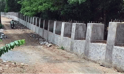 ആനമതിൽ നിർമാണം ഇഴയുന്നു;‘ആന’കേന്ദ്രമായി ആറളം ആനമതിൽ നിർമാണം ഇഴയുന്നു;‘ആന’കേന്ദ്രമായി ആറളം