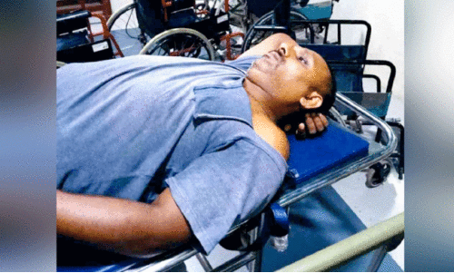 ചേ​റ്റു​വ ഹാ​ർ​ബ​റി​ൽ മ​ത്സ്യ​വി​ത​ര​ണ തൊ​ഴി​ലാ​ളി​യെ മ​ർ​ദി​ച്ച​താ​യി പ​രാ​തി