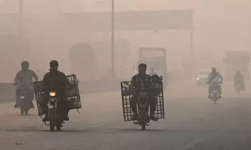 ലാഹോറിലും കനത്ത പുകമഞ്ഞ്: ഇന്ത്യയെ കുറ്റപ്പെടുത്തി പാകിസ്താൻ മന്ത്രി