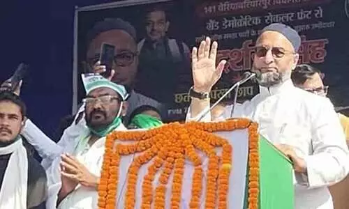 വഖഫ് ബോർഡ് റിയൽ എസ്റ്റേറ്റ് കമ്പനി, തിരുമല ക്ഷേത്രം അങ്ങനെയല്ല; ഉവൈസിയെ തള്ളി ബി.ആർ. നായിഡു