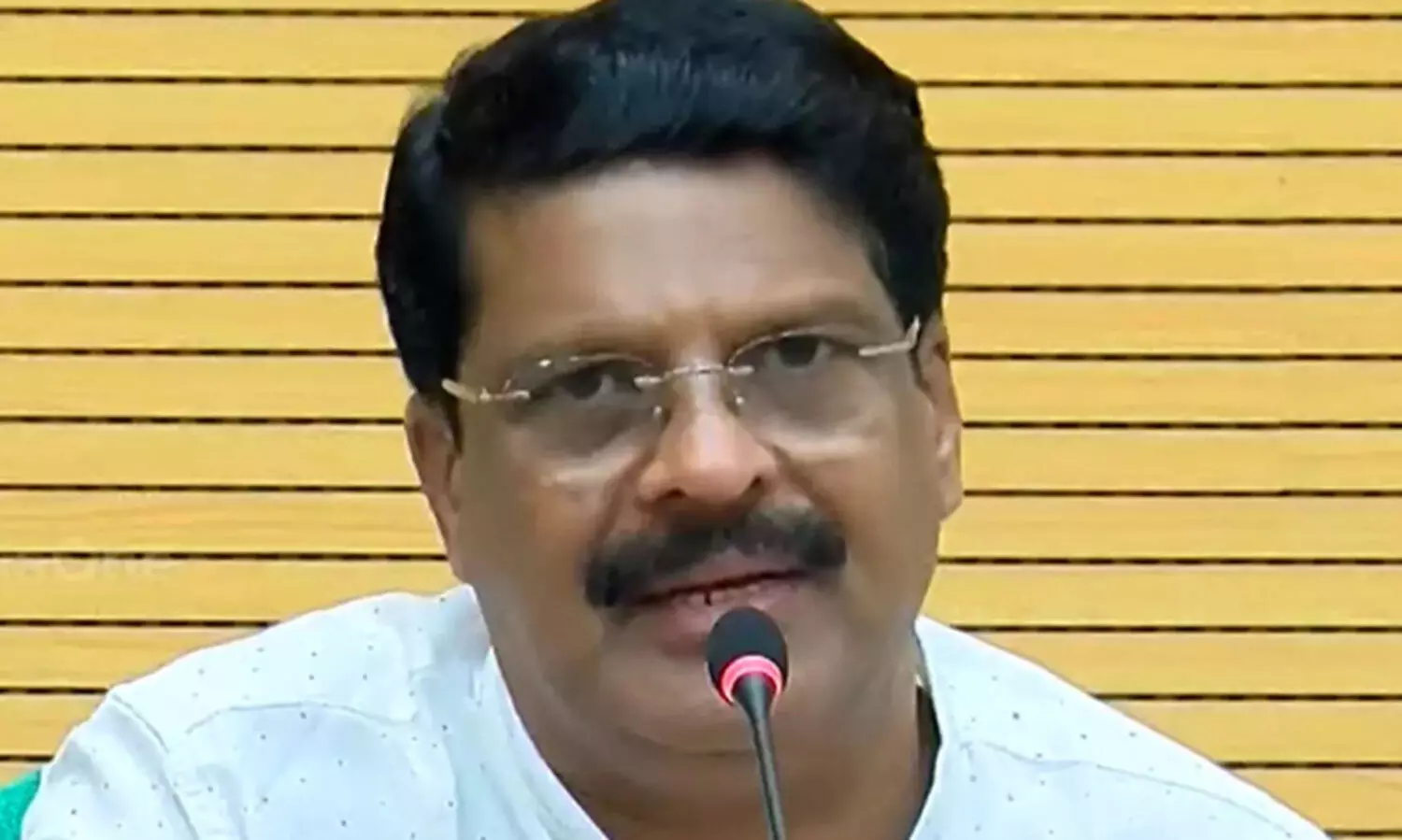 മുനമ്പത്തുനിന്ന്​ ആരെയും പെട്ടെന്ന് കുടിയൊഴിപ്പിക്കില്ല -വഖഫ്​ ബോർഡ്​ ചെയർമാൻ