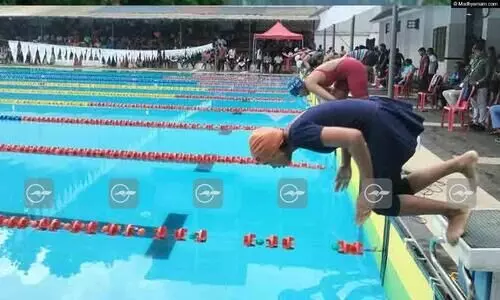 സ്‌കൂള്‍ കായികമേള തുടങ്ങി; ആദ്യ ദിനം തിരുവനന്തപുരത്തിന്റെ മുന്നേറ്റം, കണ്ണൂരും തൃശൂരും തൊട്ടുപിന്നിൽ