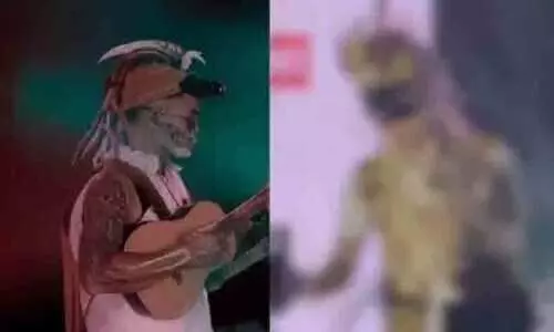 സ്റ്റേജ് ഷോയ്ക്കിടെ കോഴിയെ കൊന്ന് ചോര കുടിച്ചു; അരുണാചലിൽ ആർട്ടിസ്റ്റിനെതിരെ കേസെടുത്തു