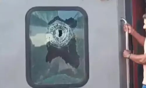 ഒഡീഷയിൽ ട്രെയിനിന് നേർക്ക് അജ്ഞാതർ വെടിയുതിർത്തു