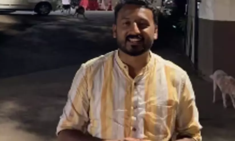 ‘ഞാനുള്ളത് കോഴിക്കോട്, ട്രോളിബാഗില് പണമില്ല, രണ്ടുദിവസത്തെ വസ്ത്രമുണ്ട്’; പുലർച്ചെ രാഹുൽ മാങ്കൂട്ടത്തിലിന്റെ ഫേസ്ബുക്ക് ലൈവ് ‘ഞാനുള്ളത് കോഴിക്കോട്, ട്രോളിബാഗില് പണമില്ല, രണ്ടുദിവസത്തെ വസ്ത്രമുണ്ട്’; പുലർച്ചെ രാഹുൽ മാങ്കൂട്ടത്തിലിന്റെ ഫേസ്ബുക്ക് ലൈവ്