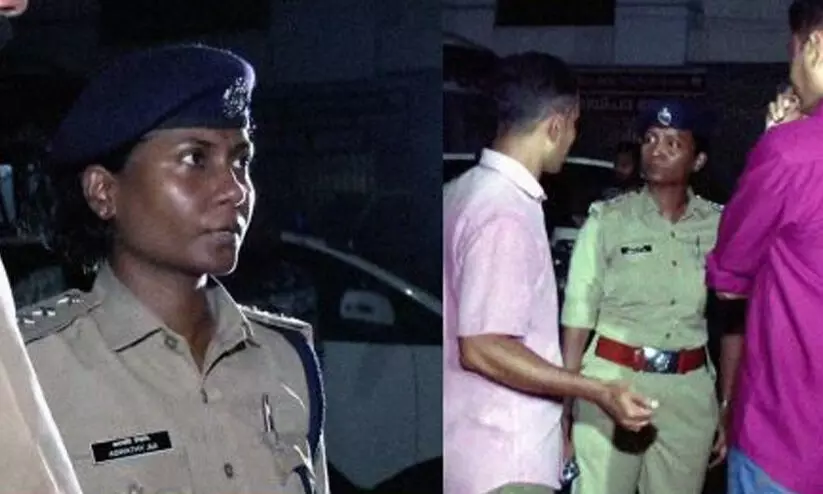 കോൺഗ്രസ് നേതാക്കളുടെ മുറിയിൽ പരിശോധന: ഒന്നും കണ്ടെത്താനായില്ലെന്ന് പൊലീസ് കോൺഗ്രസ് നേതാക്കളുടെ മുറിയിൽ പരിശോധന: ഒന്നും കണ്ടെത്താനായില്ലെന്ന് പൊലീസ്