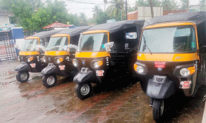 ന​ഗ​ര​ത്തി​ലെ ഓ​ട്ടോ​റി​ക്ഷ​ക​ൾ; പ​രി​ശോ​ധ​ന ഒ​രു മാ​സ​ത്തി​ന​കം