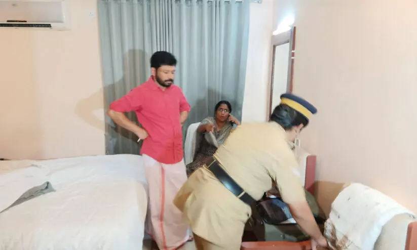 പാതിരാ പരിശോധന: സംഘർഷഭരിതം, ഉദ്വേഗജനകം