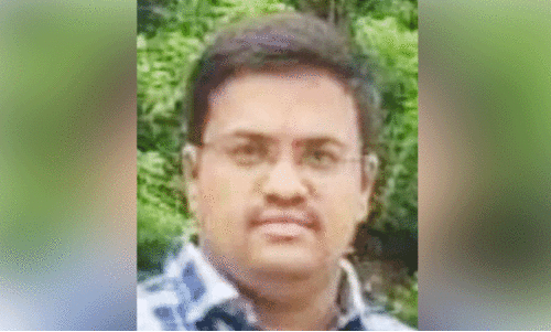 നീ​തി നി​ഷേ​ധം; സ​ർ​ക്കാ​ർ ഉ​ദ്യോ​ഗ​സ്ഥ​ൻ ജീ​വ​നൊ​ടു​ക്കി