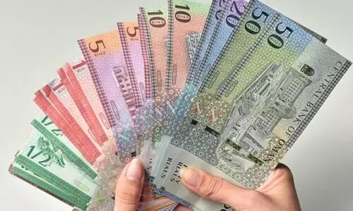 2500 റിയാലിന് മുകളിൽ ശമ്പളമുള്ളവർക്ക് ആദായനികുതി ഈടാക്കാൻ ഒമാൻ