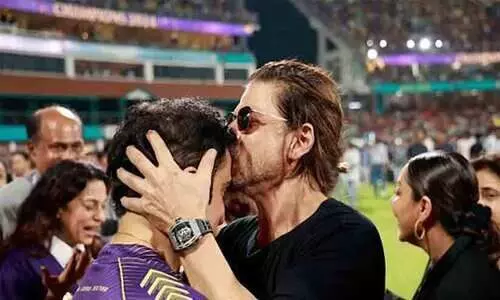 ന്യൂസിലാൻഡിനെതിരെ തോറ്റെങ്കിലെന്താ ഷാരൂഖ് ഖാന്‍റെ അഭിനന്ദനം ലഭിച്ചില്ലേ; ഗംഭീറിനെ പുകഴ്ത്തി കിങ് ഖാൻ