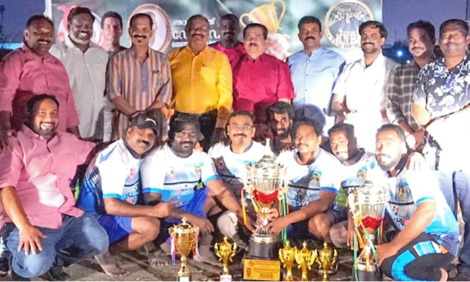 ഡേ​വി​ഡ് മെ​മ്മോ​റി​യ​ൽ ട്രോ​ഫി