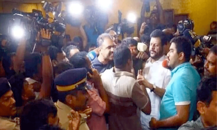 Palakkad Police Raid Palakkad Police Raid