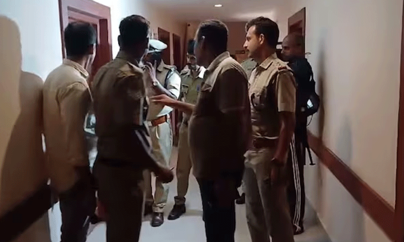 Palakkad Police Raid Palakkad Police Raid