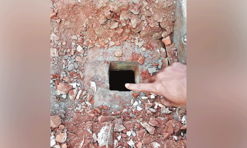 ഒന്നരമണിക്കൂർ പ്രയത്നം വിഫലം: തീരാനൊമ്പരമായി കുഞ്ഞ് ഐസാം ഒന്നരമണിക്കൂർ പ്രയത്നം വിഫലം: തീരാനൊമ്പരമായി കുഞ്ഞ് ഐസാം