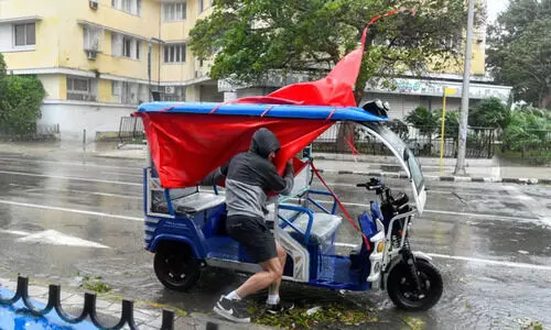 ‘മിൽട്ടനു’ പിന്നാലെ ക്യൂബയിൽ ആഞ്ഞടിച്ച് ‘റാഫേൽ’ ചുഴലിക്കാറ്റ്