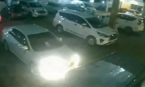 ‘ട്രോളി ബാഗ് വെച്ച കാറിലല്ല രാഹുല്‍ പോയത്’; പുതിയ ദൃശ്യങ്ങള്‍ പുറത്തുവിട്ട് സി.പി.എം