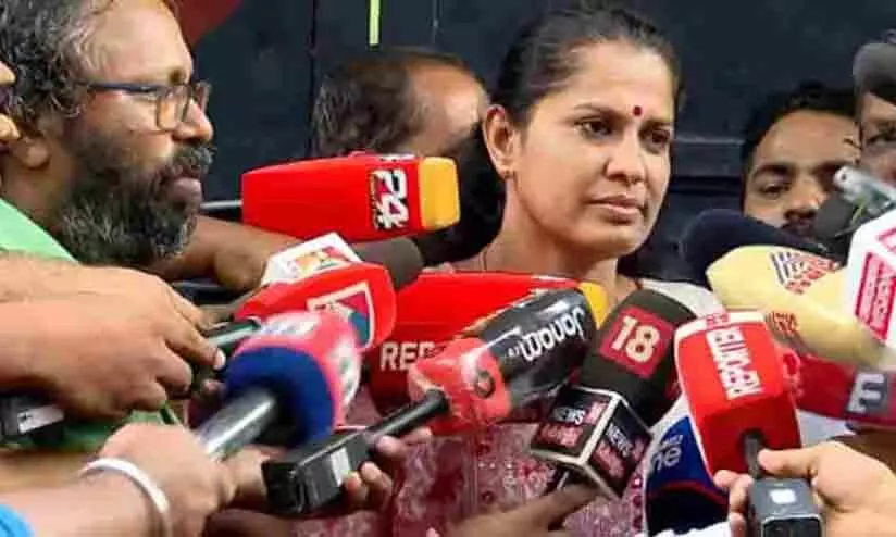 നവീൻ ബാബുവിന്റെ മരണത്തിൽ ദുഃഖമുണ്ട്; നിരപരാധിത്വം തെളിയിക്കും -പി.പി. ദിവ്യ നവീൻ ബാബുവിന്റെ മരണത്തിൽ ദുഃഖമുണ്ട്; നിരപരാധിത്വം തെളിയിക്കും -പി.പി. ദിവ്യ