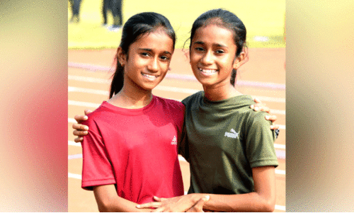 ഇരട്ടകൾ പക്ഷേ, ജൂനിയർ, സീനിയർ ഇരട്ടകൾ പക്ഷേ, ജൂനിയർ, സീനിയർ