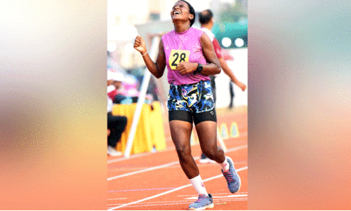 ഗീതു നടന്ന് നേടി ഹാട്രിക്; വീടെന്ന സ്വപ്നത്തിലേക്ക് ഇനിയും ‘നടക്കണം’ ഗീതു നടന്ന് നേടി ഹാട്രിക്; വീടെന്ന സ്വപ്നത്തിലേക്ക് ഇനിയും ‘നടക്കണം’