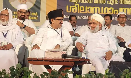 സമസ്തക്ക് കോട്ടം വന്നാൽ ലീഗിന്റെ കണ്ണിൽ കണ്ണീര് വരും, ലീഗിന് പ്രയാസമുണ്ടായാൽ പണ്ഡിതർ കരമുയർത്തി കണ്ണുനിറച്ച് പ്രാർഥിക്കും -സാദിഖലി തങ്ങൾ