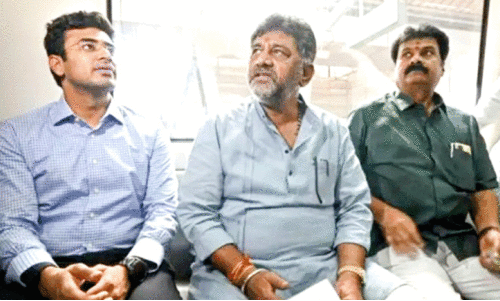 ന​മ്മ മെ​ട്രോ പ​ച്ച​പ്പാ​ത​യി​ൽ ട്രെ​യി​ൻ ഓ​ടി​ത്തു​ട​ങ്ങി; ഉ​ദ്ഘാ​ട​നം പി​ന്നീ​ട്