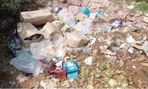 ബീ​ച്ച് പാ​ർ​ക്കി​ൽ മാ​ലി​ന്യം ന​ട​ത്തി​പ്പു​കാ​ര​ന് പി​ഴ