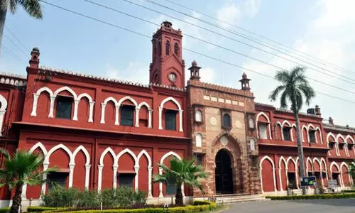 അലീഗഢ് ന്യൂനപക്ഷ സർവകലാശാല തന്നെ; പഴയ വിധി തിരുത്തി സുപ്രീംകോടതിയുടെ ചരിത്ര വിധി