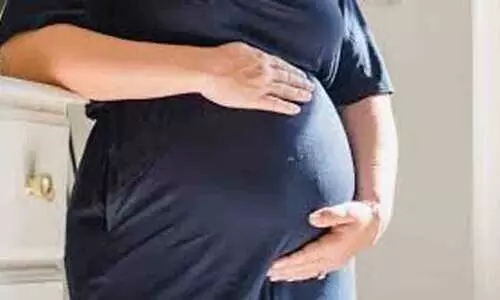 വാരാണസിയിൽ 40 അവിവാഹിതകളെ ഗർഭിണികളാക്കി വ്യാജ രേഖയുണ്ടാക്കി സർക്കാർ ഫണ്ട് തട്ടിയെടുക്കാൻ അംഗനവാടി ജീവനക്കാരിയുടെ ശ്രമം