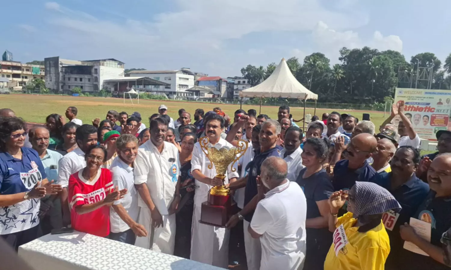 ട്രാക്കിൽ ആവേശപ്പോരാട്ടം