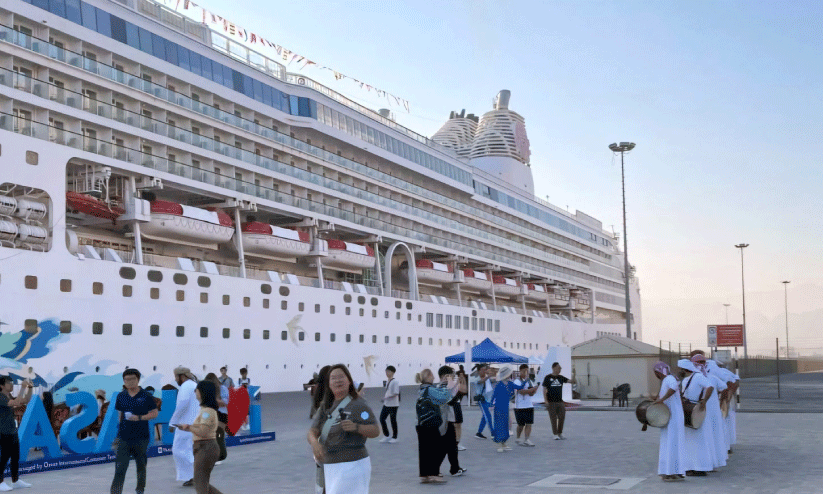 ആ​ഡം​ബ​ര ക​പ്പ​ൽ